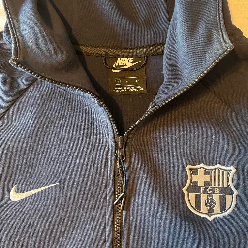 LIMITED EDITION NAVY BLUE FC Barcelona Nike tech, Size: S